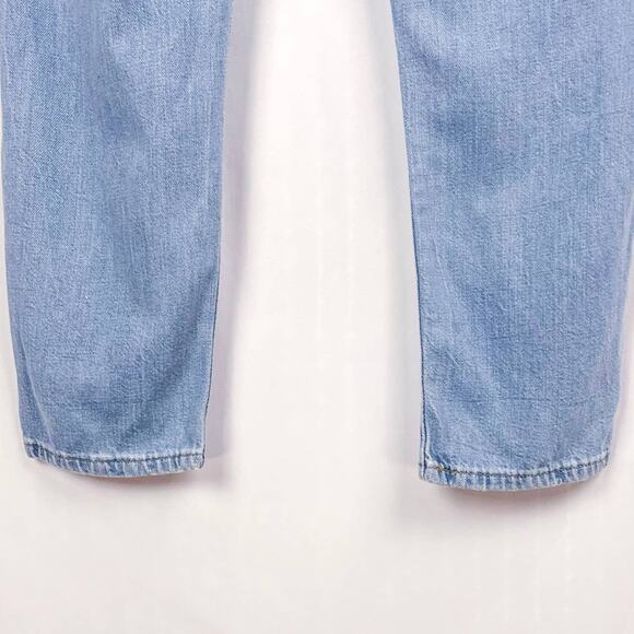 Levi's Boyfriend Jeans Size 32 Light Blue Wash Soft Denim Minimalist‎ Basics - Picture 6 of 8